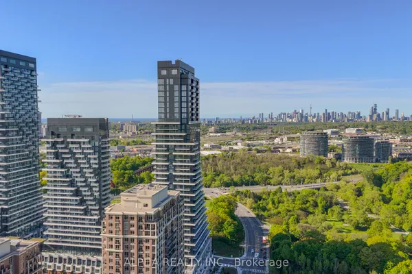10 Inn On The Park Drive