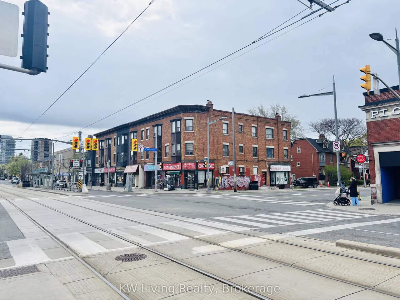 694 St Clair Avenue W — photo 6