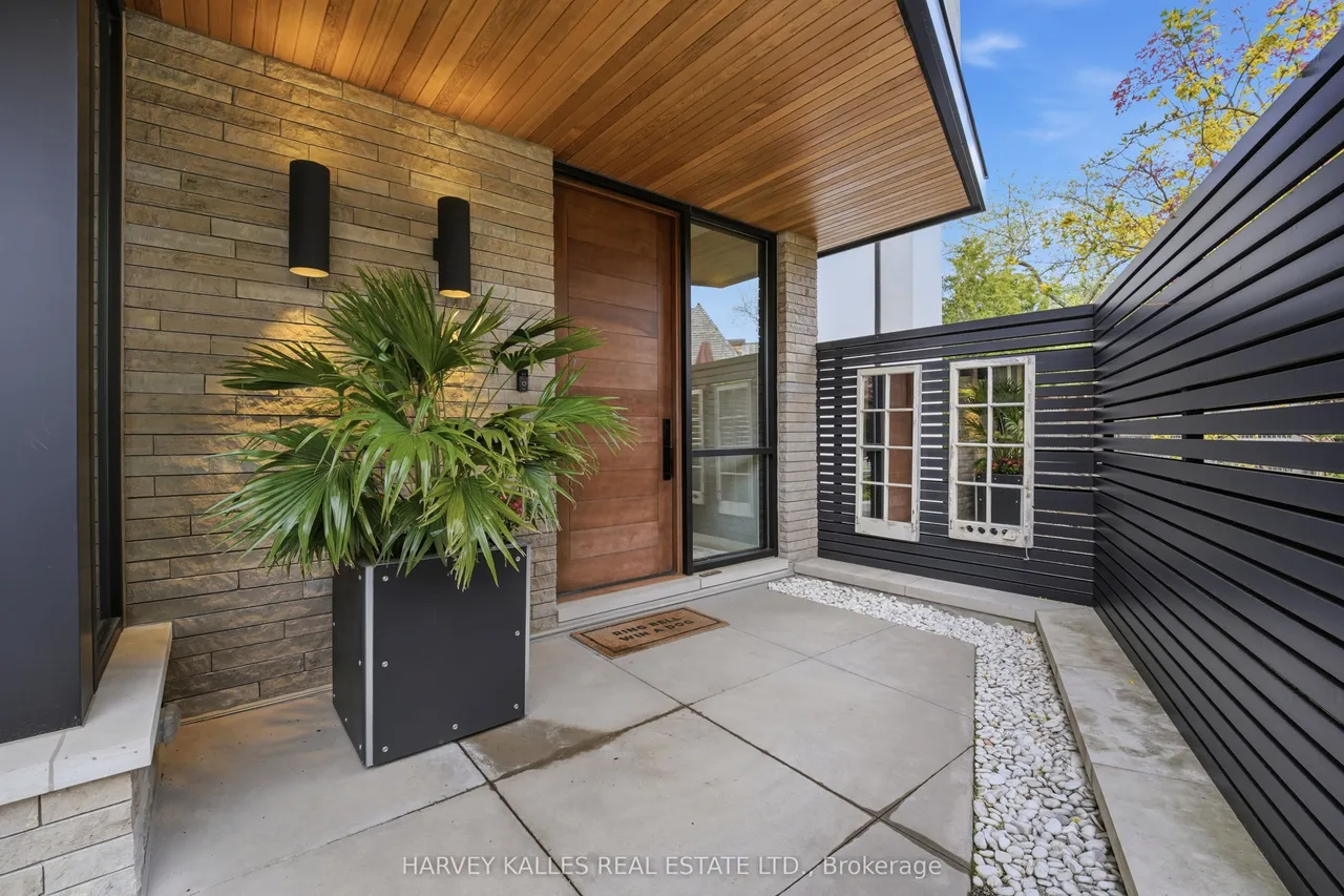 43 Hillholm Road — photo 3