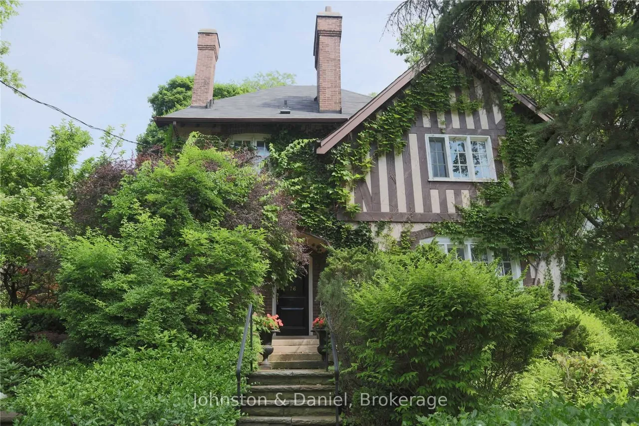 76 Poplar Plains Crescent — photo 2