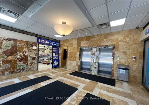 800 Bathurst Street — photo 2