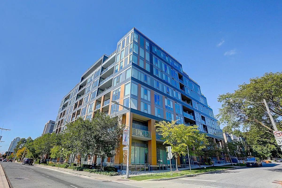 6 Parkwood Avenue — photo 2