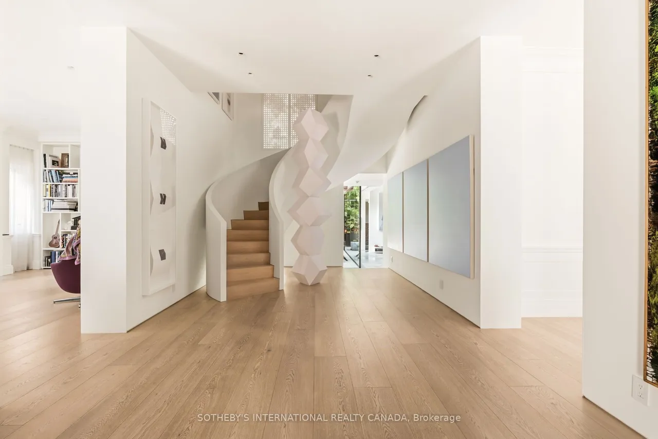 10 Mckenzie Avenue — photo 2