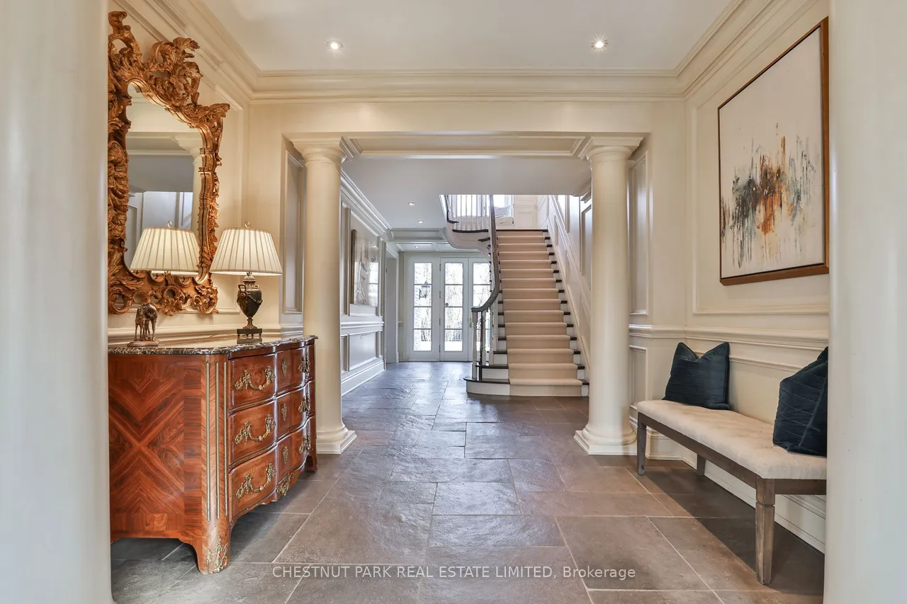 170 Roxborough Drive — photo 3
