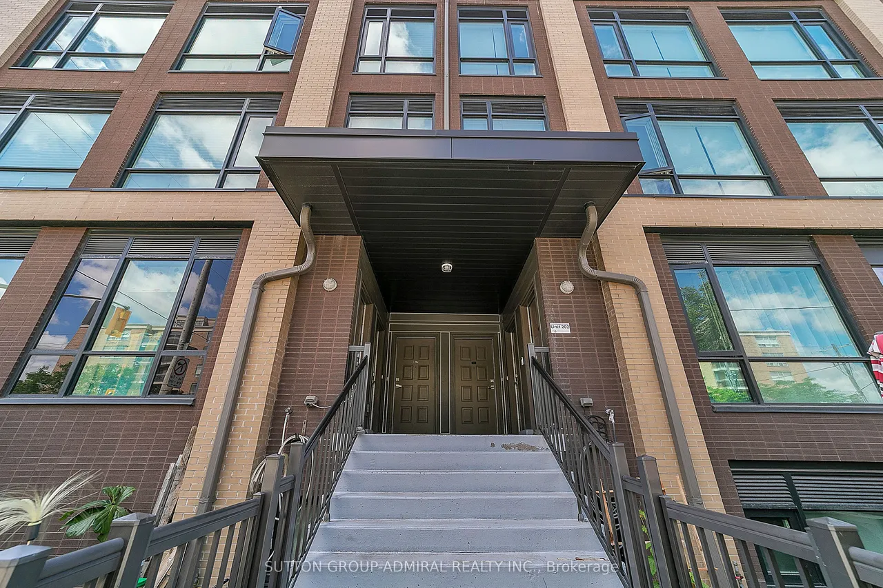 639 Lawrence Avenue — photo 3
