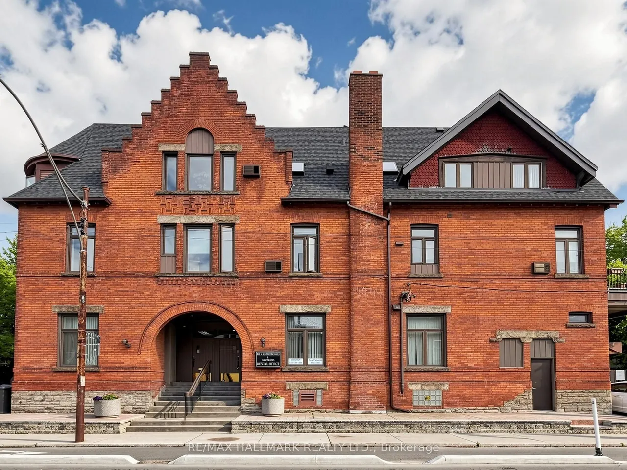 458 Markham Street