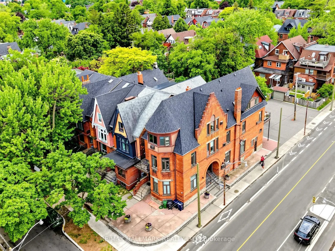 458 Markham Street — photo 38