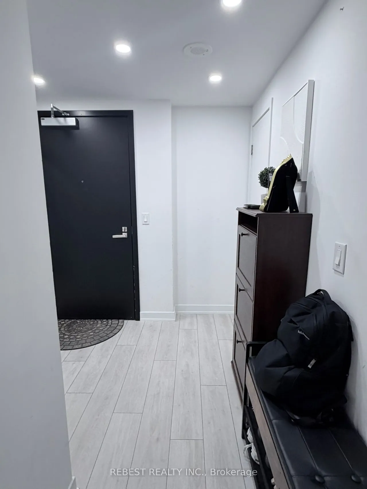31 Tippett Road — photo 2