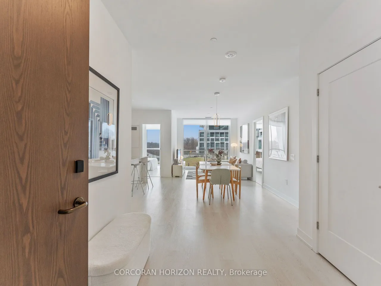 30 Inn On The Park Drive — photo 2