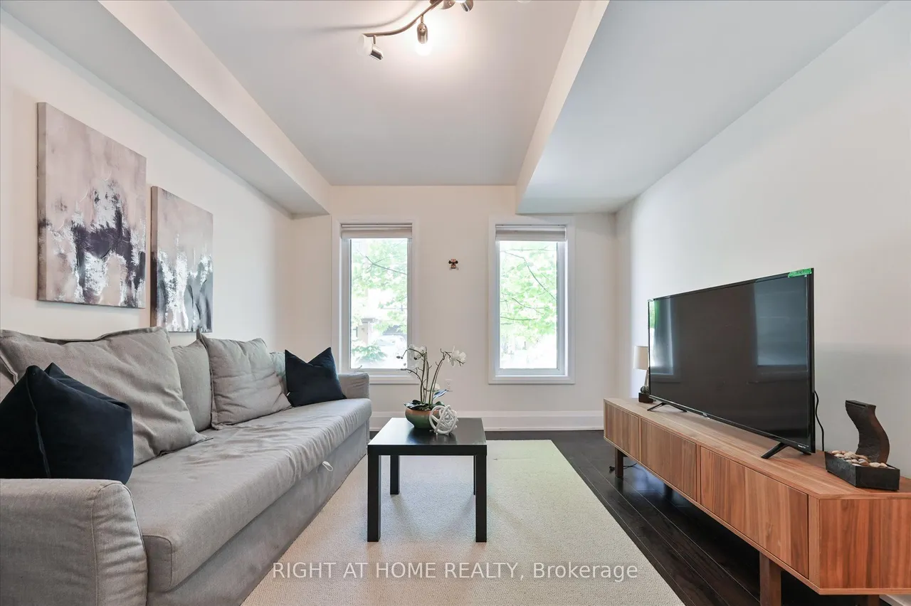 18 Kenneth Wood Crescent — photo 3