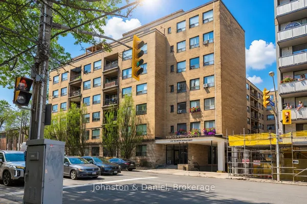 660 W Eglinton Avenue W