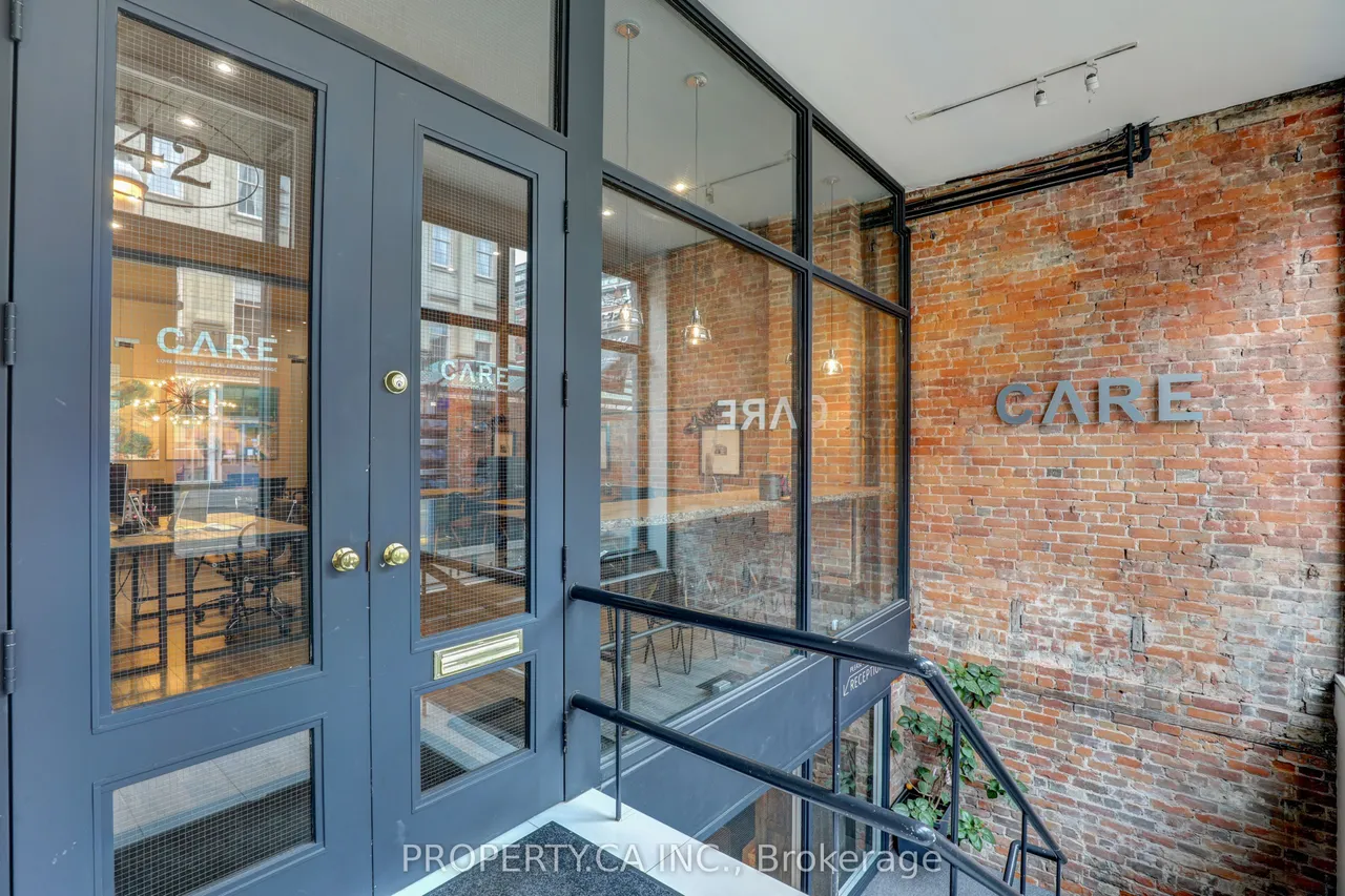 142 King Street E — photo 3