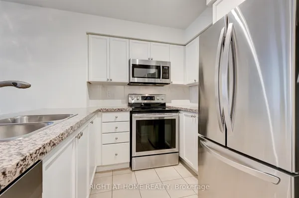 388 Bloor Street E — photo 2