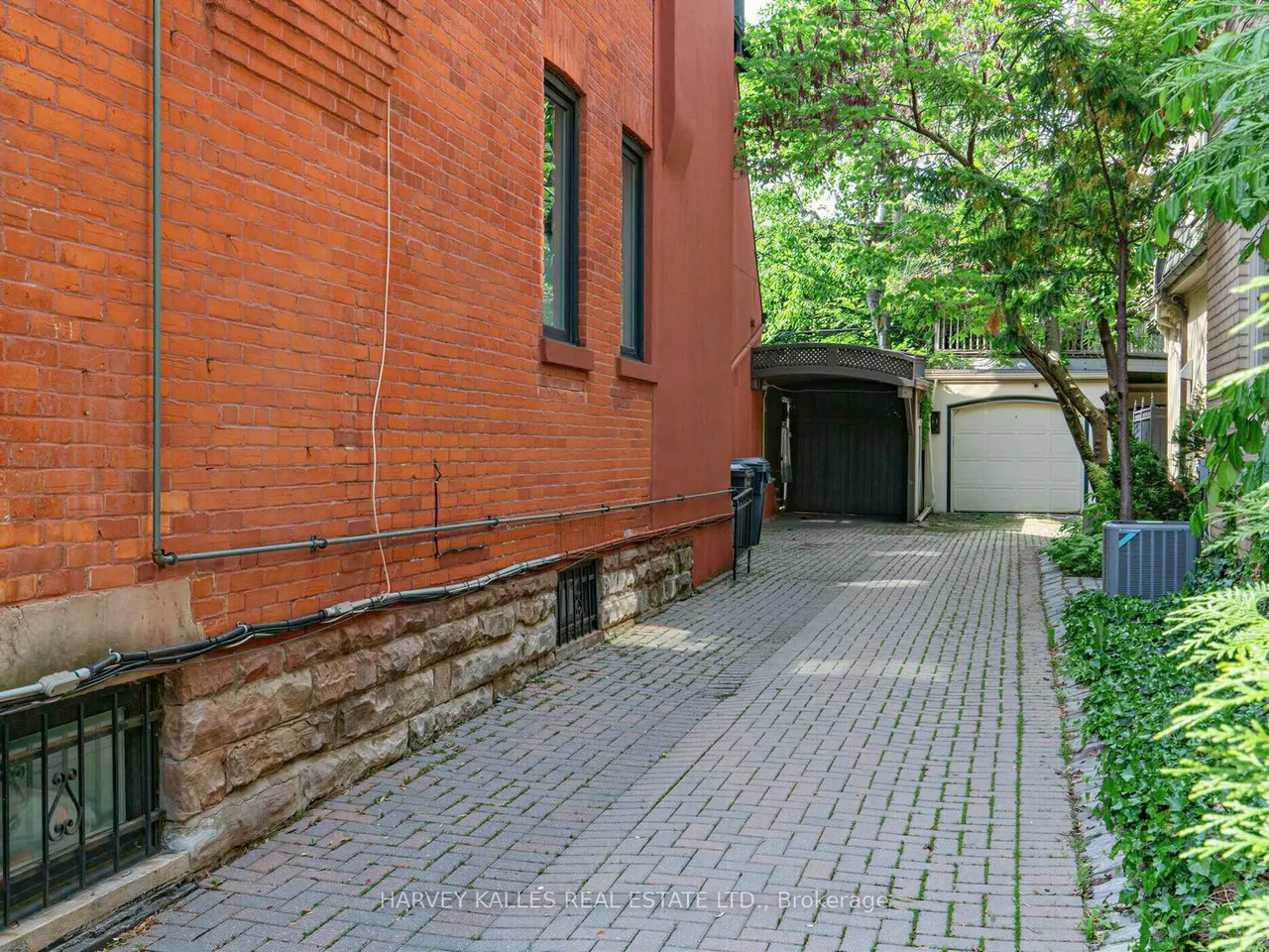 32 Bernard Avenue — photo 26