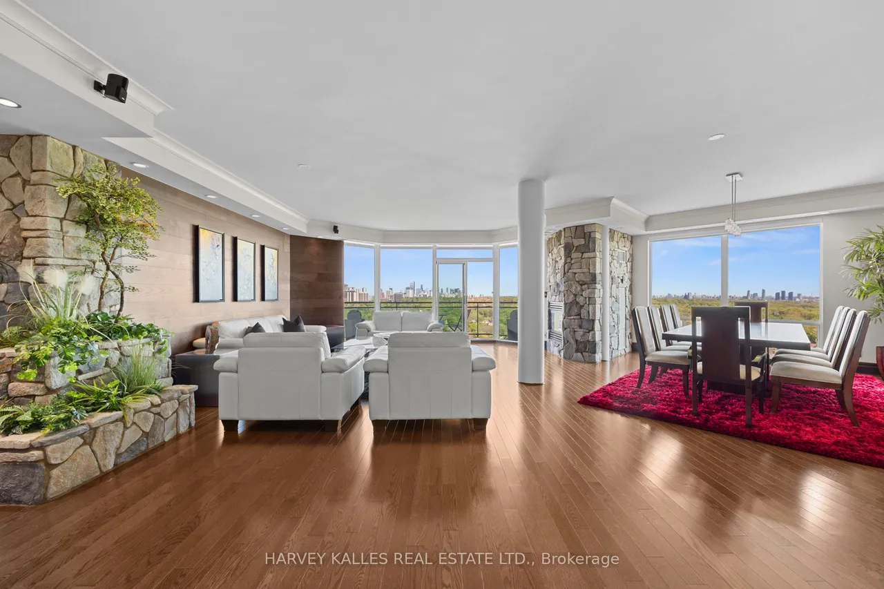 300 Bloor Street E