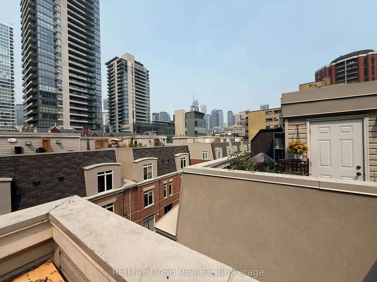 415 Jarvis Street — photo 23