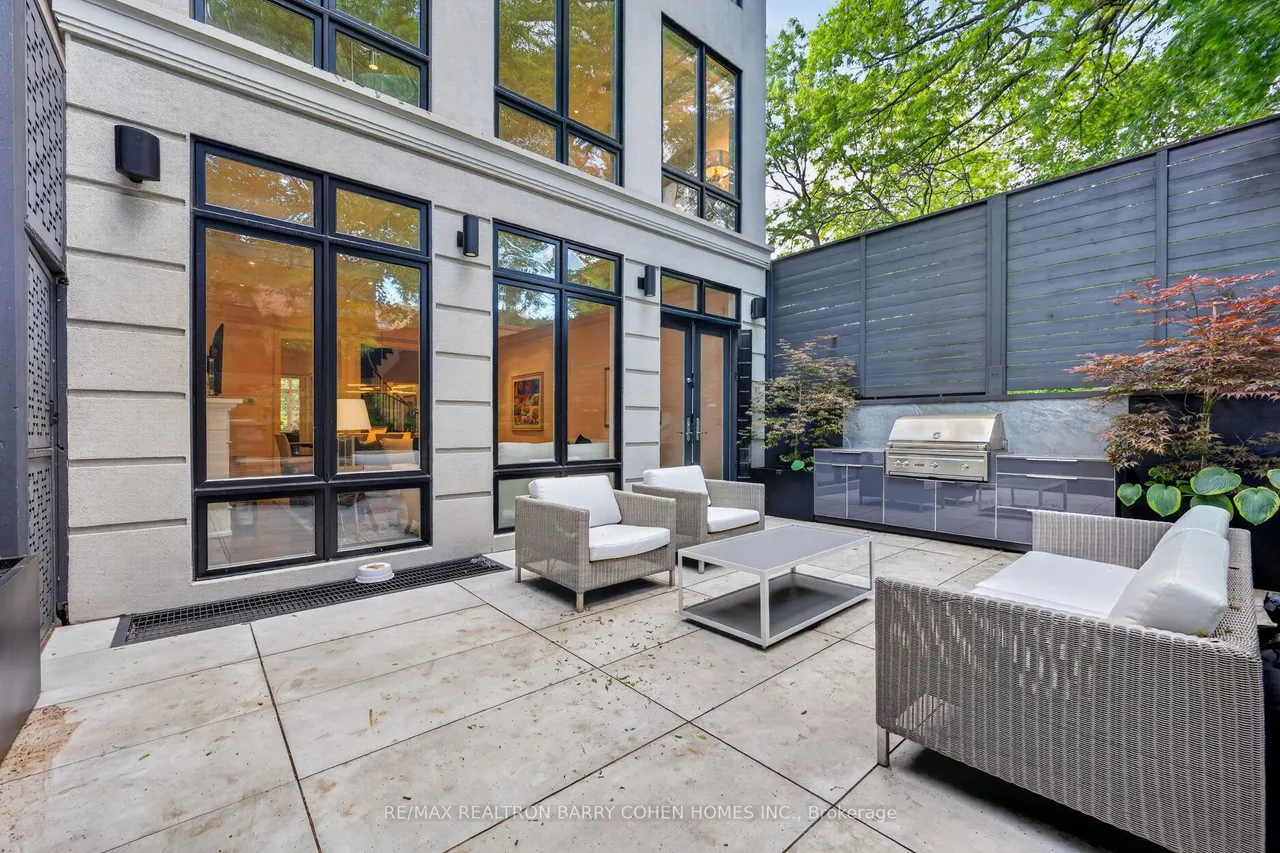 20B Woodlawn Avenue W — photo 31