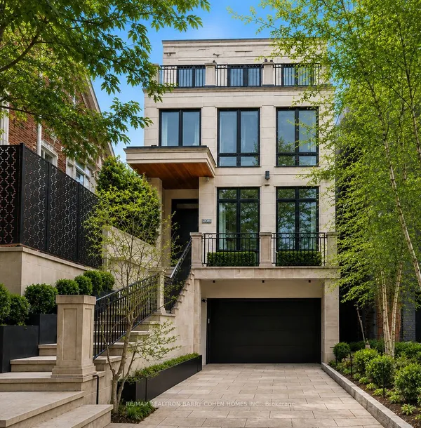 20B Woodlawn Avenue W