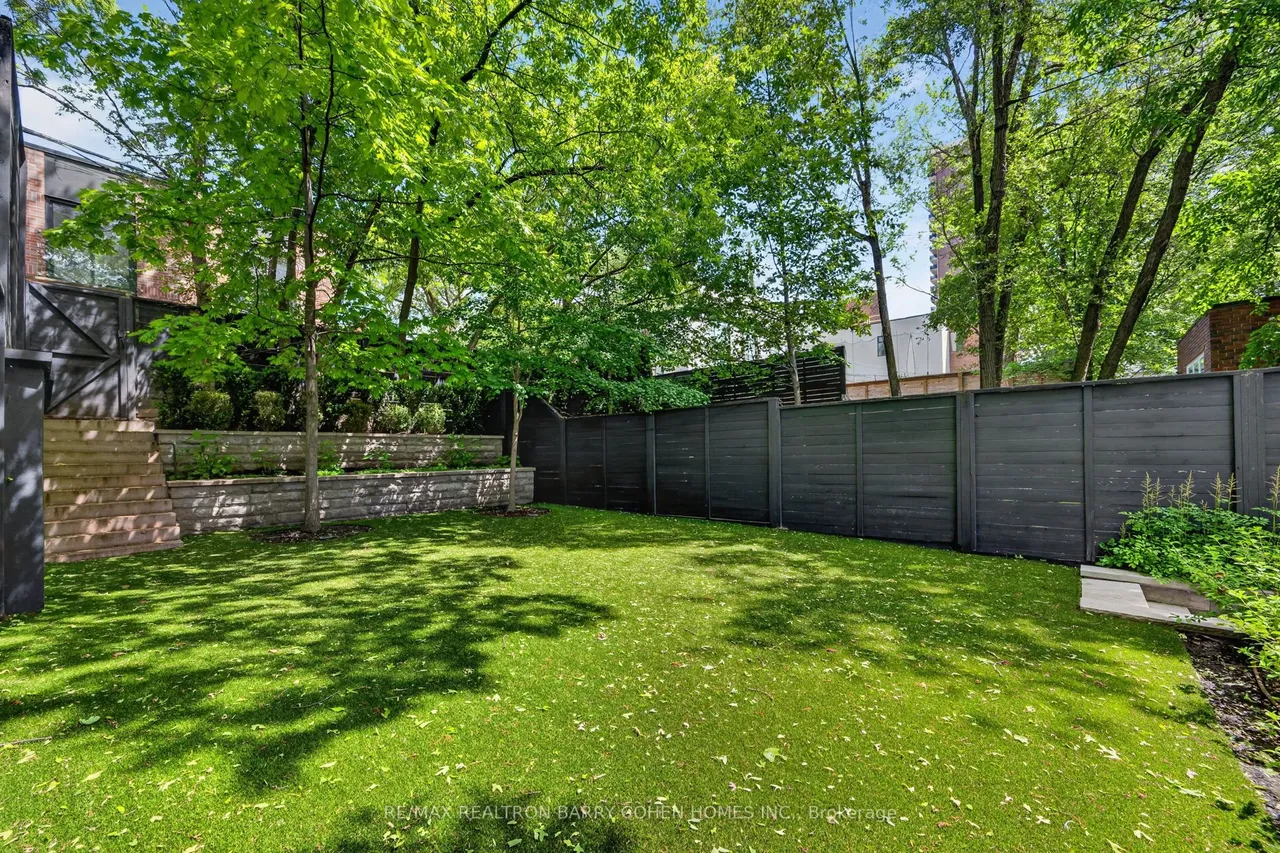 20B Woodlawn Avenue W — photo 30