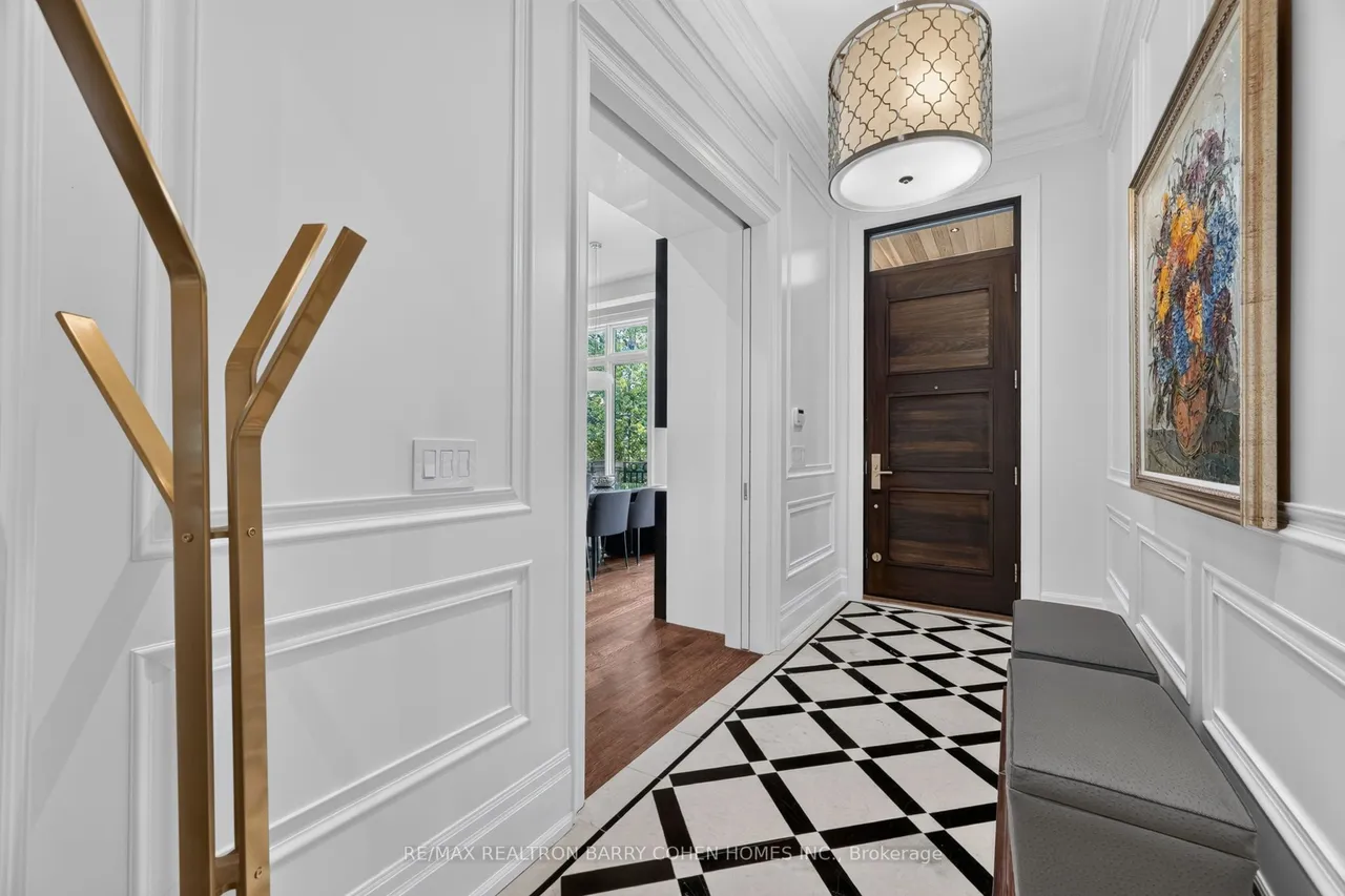 20B Woodlawn Avenue W — photo 3