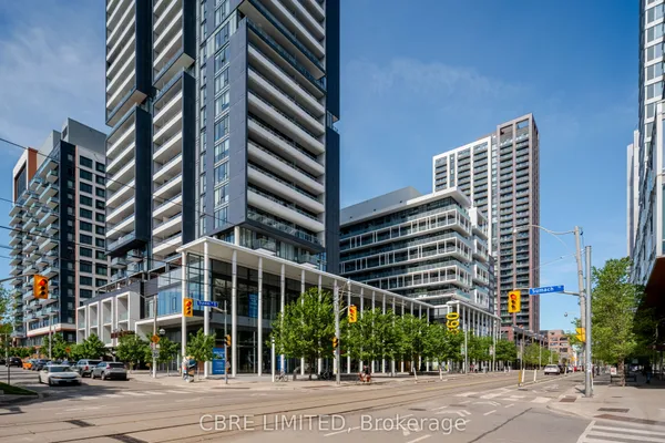 650-668 Dundas Street E