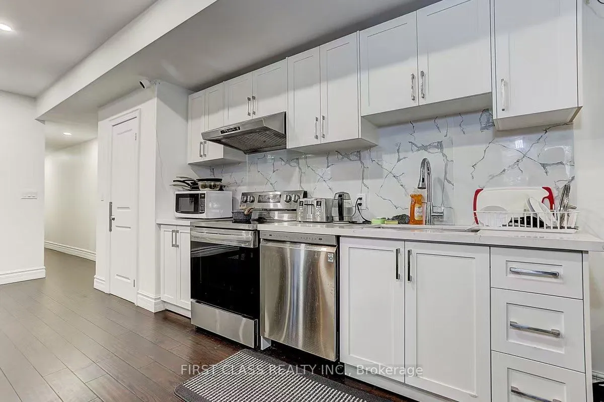 600 Parliament Street — photo 5
