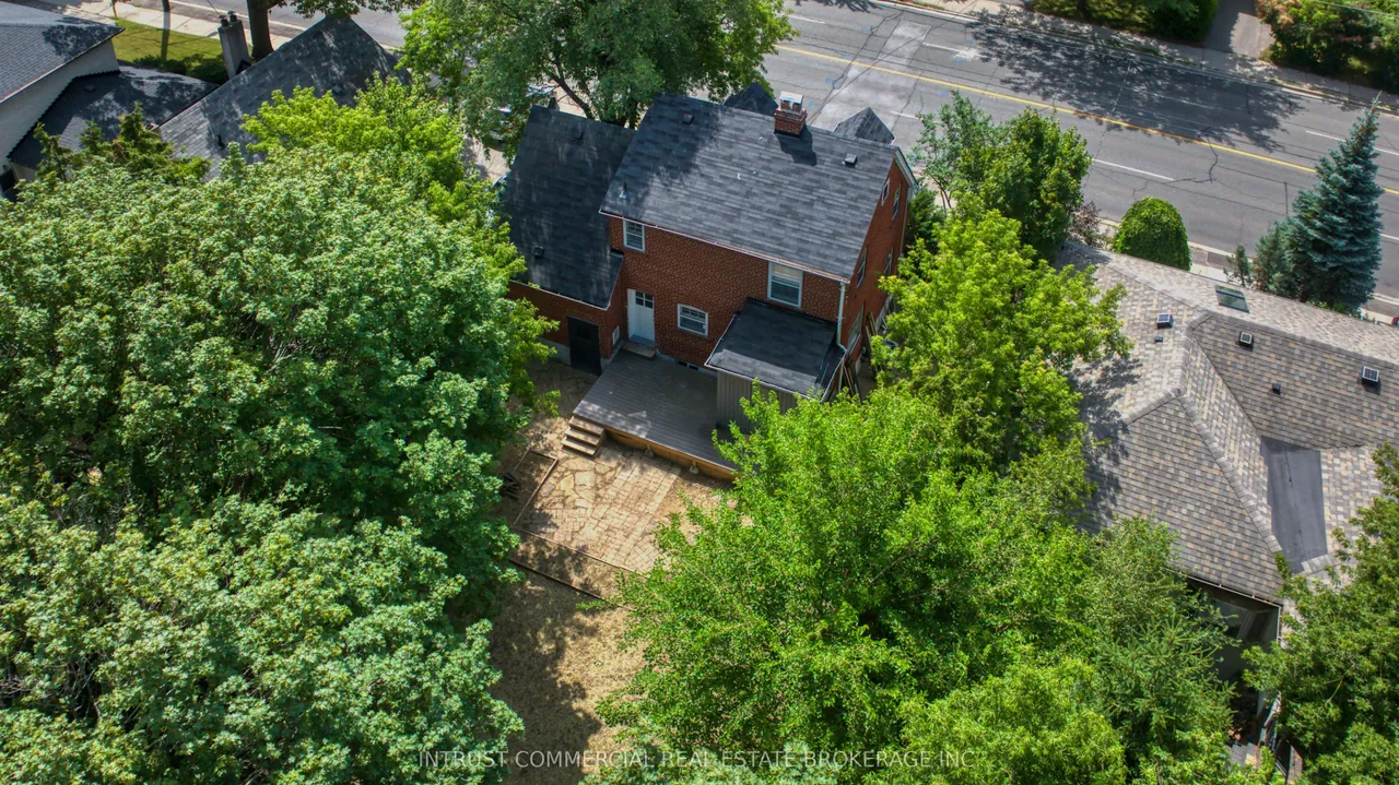 362 Lawrence Avenue W — photo 8