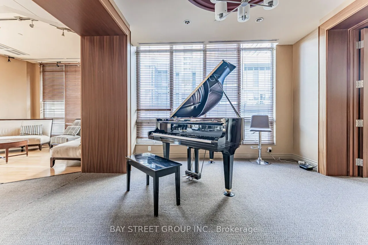 31 Olive Avenue — photo 50
