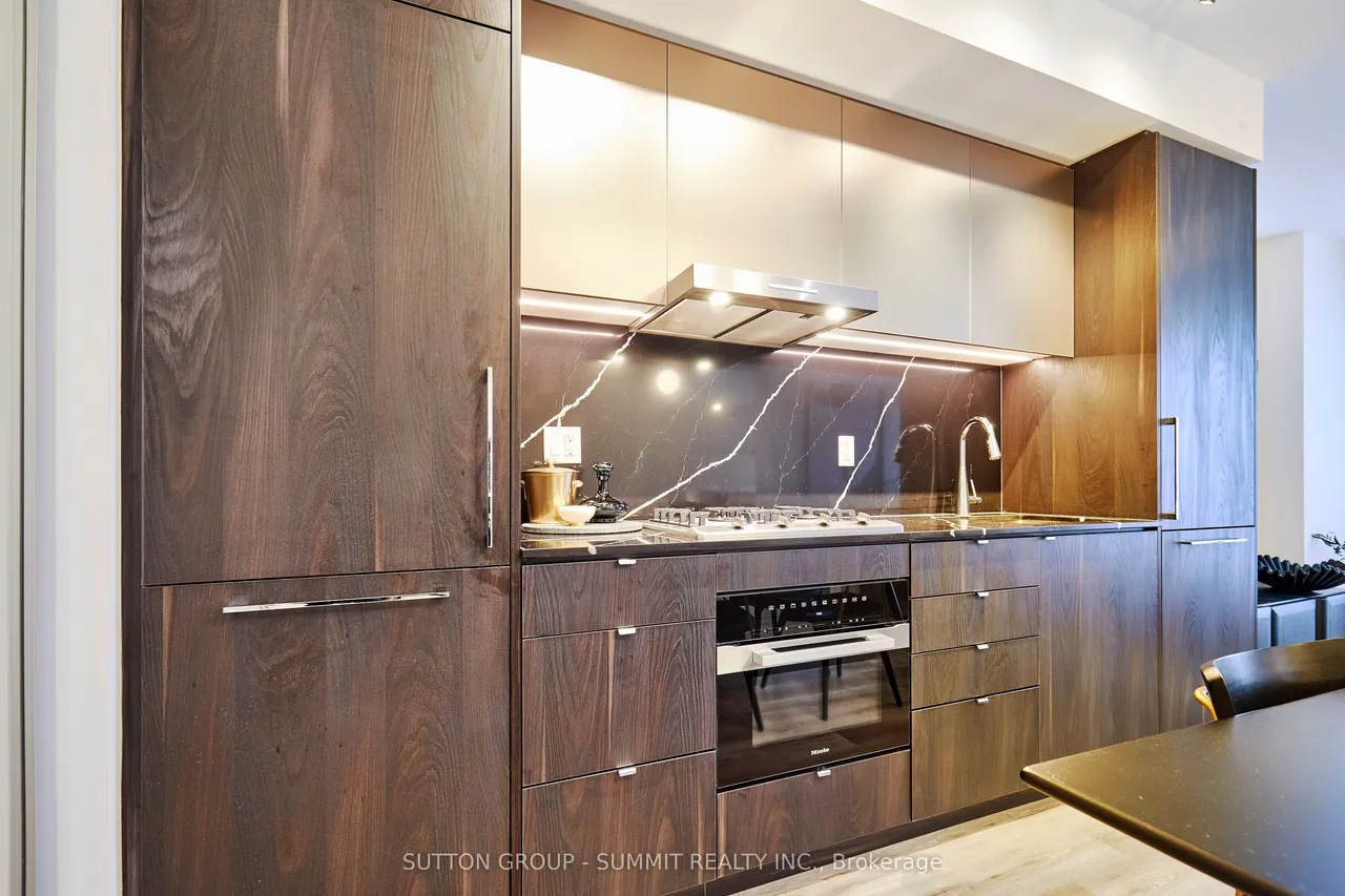 771 YONGE Street — photo 2