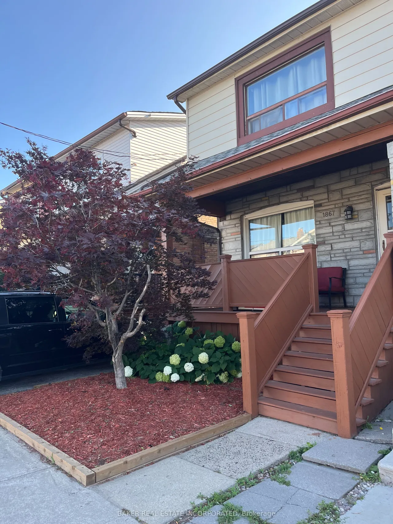 1867 Dufferin Street — photo 49