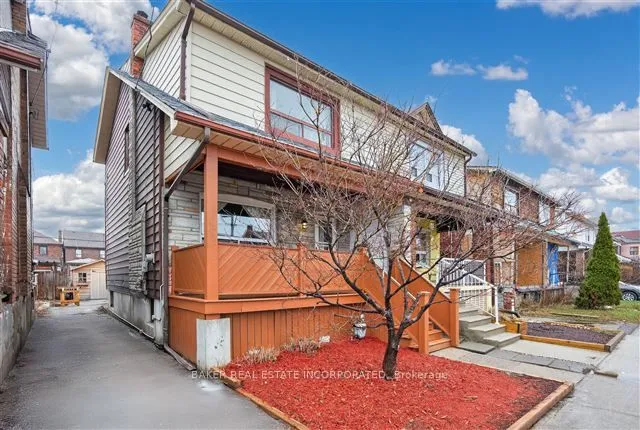 1867 Dufferin Street — photo 3