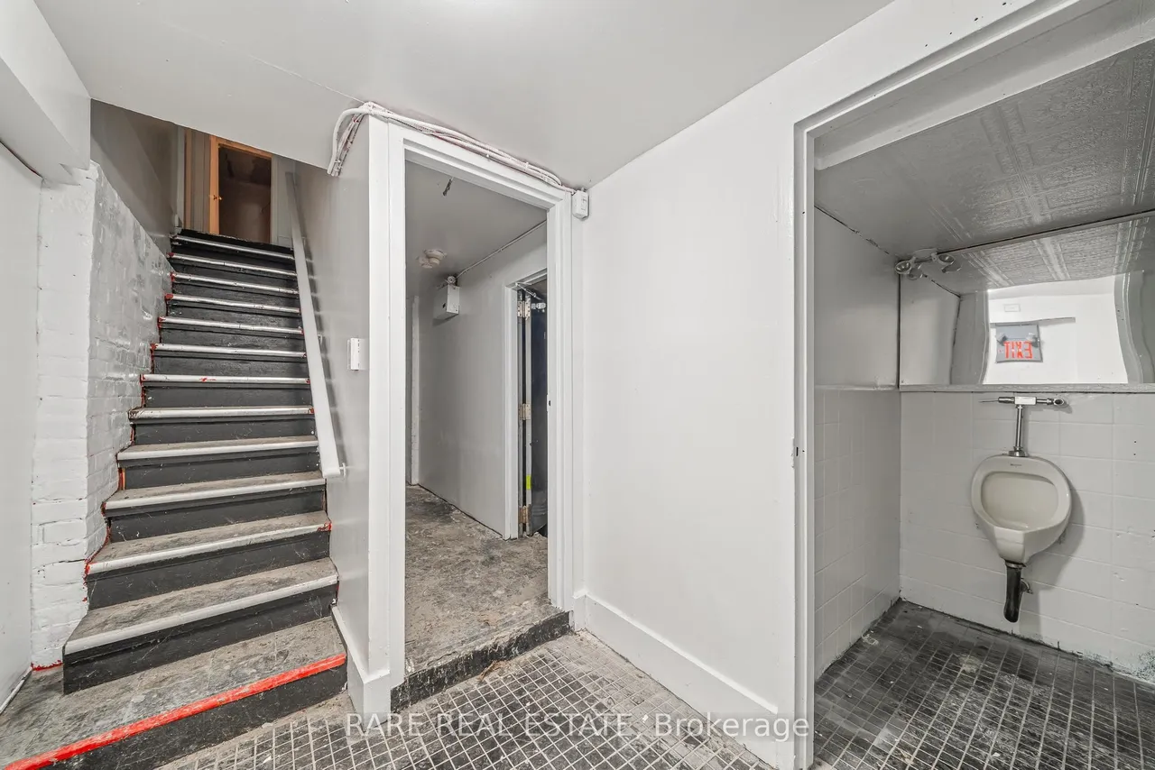 200 Bathurst Street — photo 21