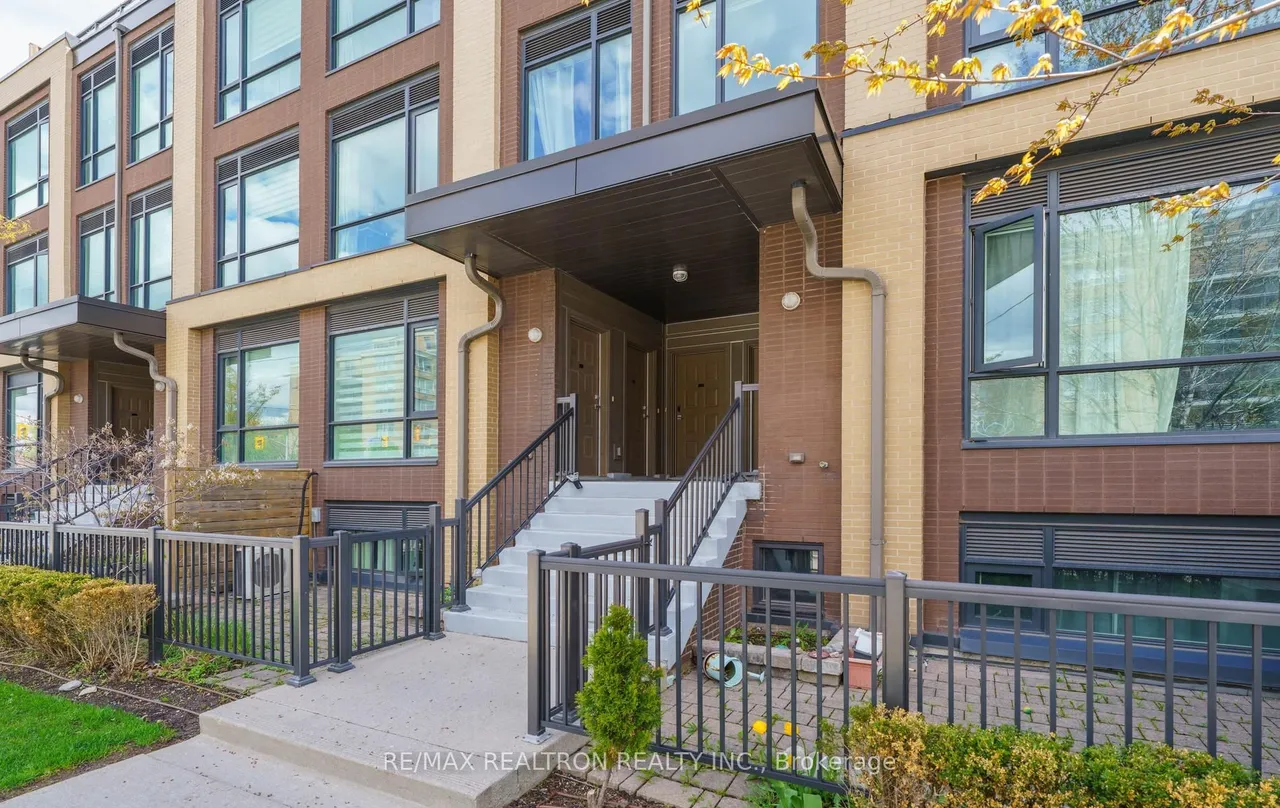 639 Lawrence Avenue W — photo 3