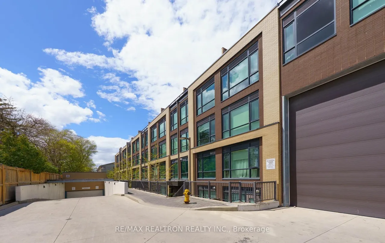 639 Lawrence Avenue W — photo 31