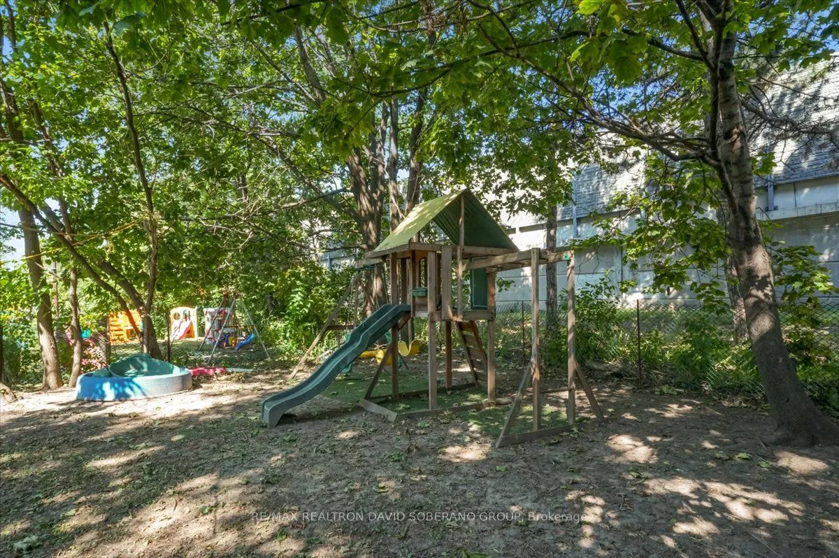 122 Mcgillivray Avenue — photo 38