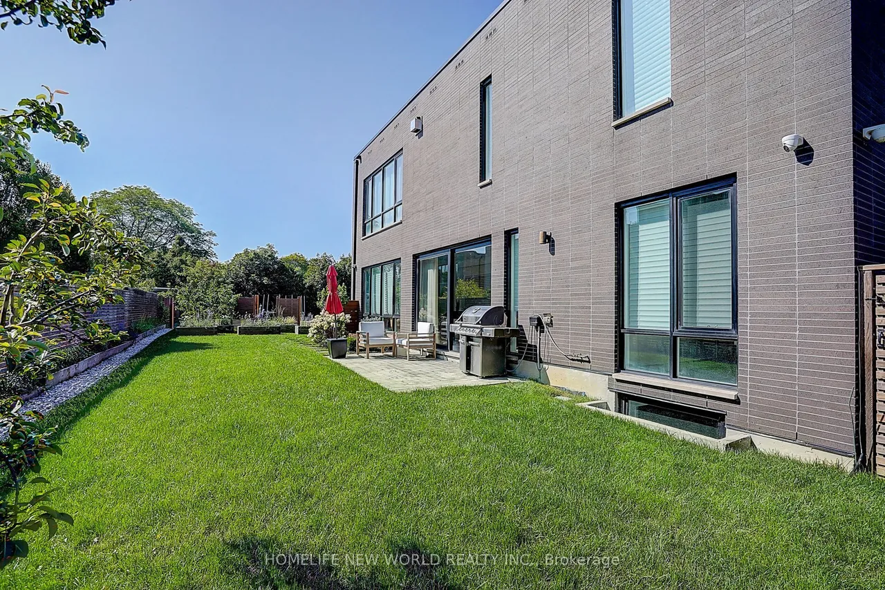 7 Valliere Place W — photo 49