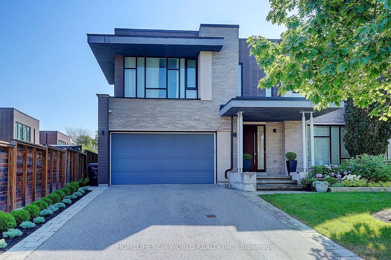 7 Valliere Place W