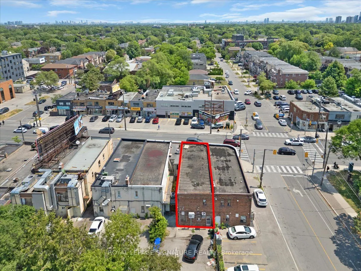 3016 Bathurst Street — photo 3