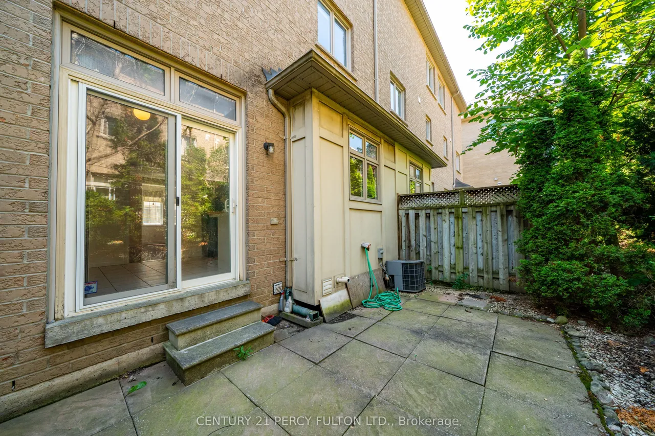22 William Poole Way — photo 33
