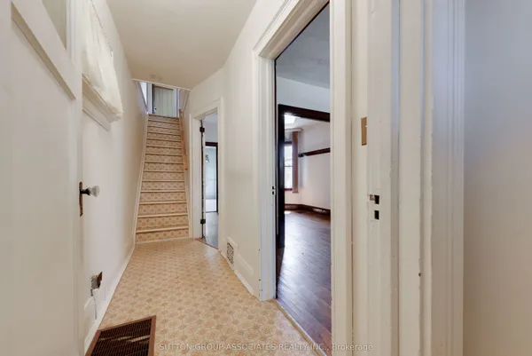 155 Earlsdale Avenue — photo 2