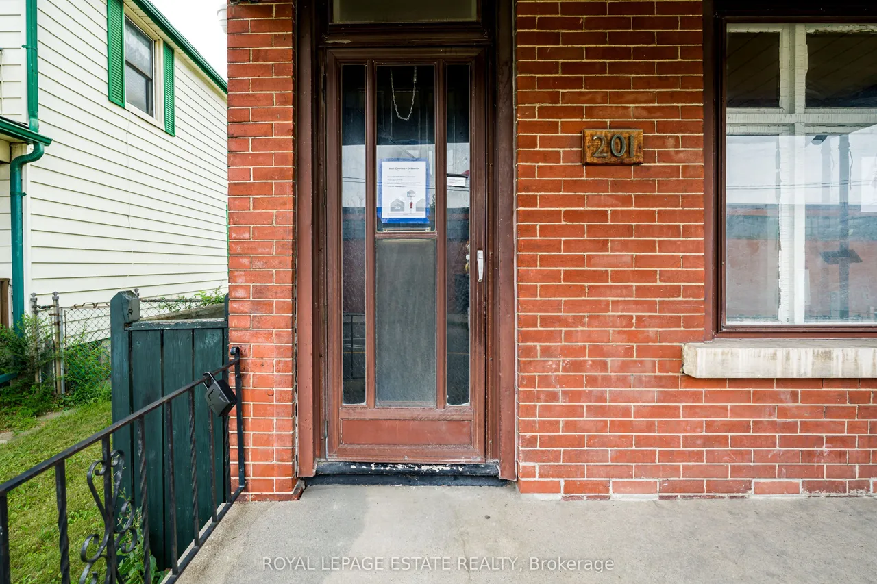201 Christie Street — photo 3