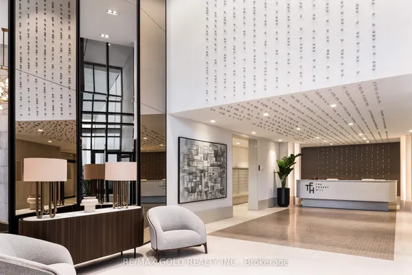 2020 Bathurst Street — photo 2