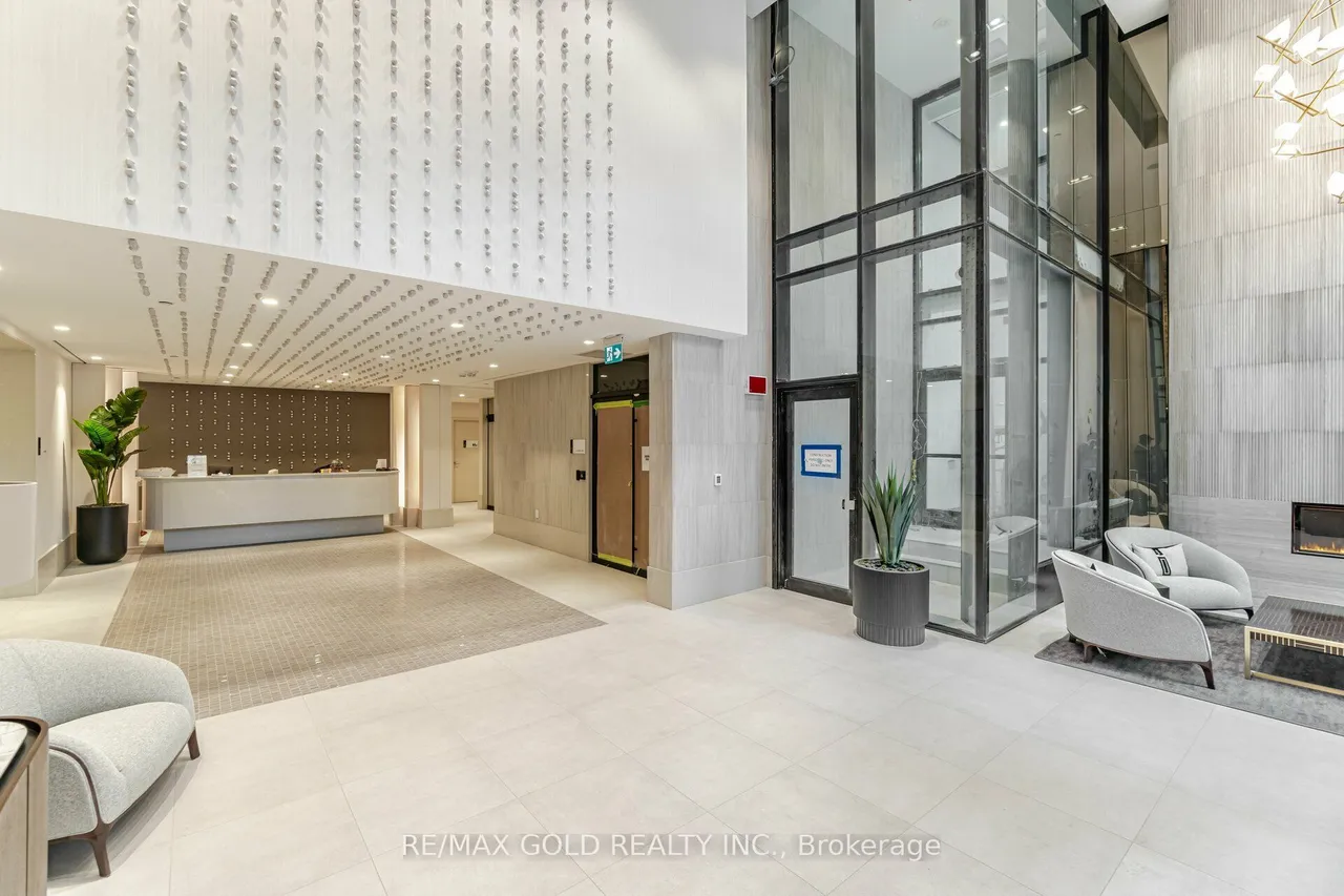 2020 Bathurst Street — photo 3
