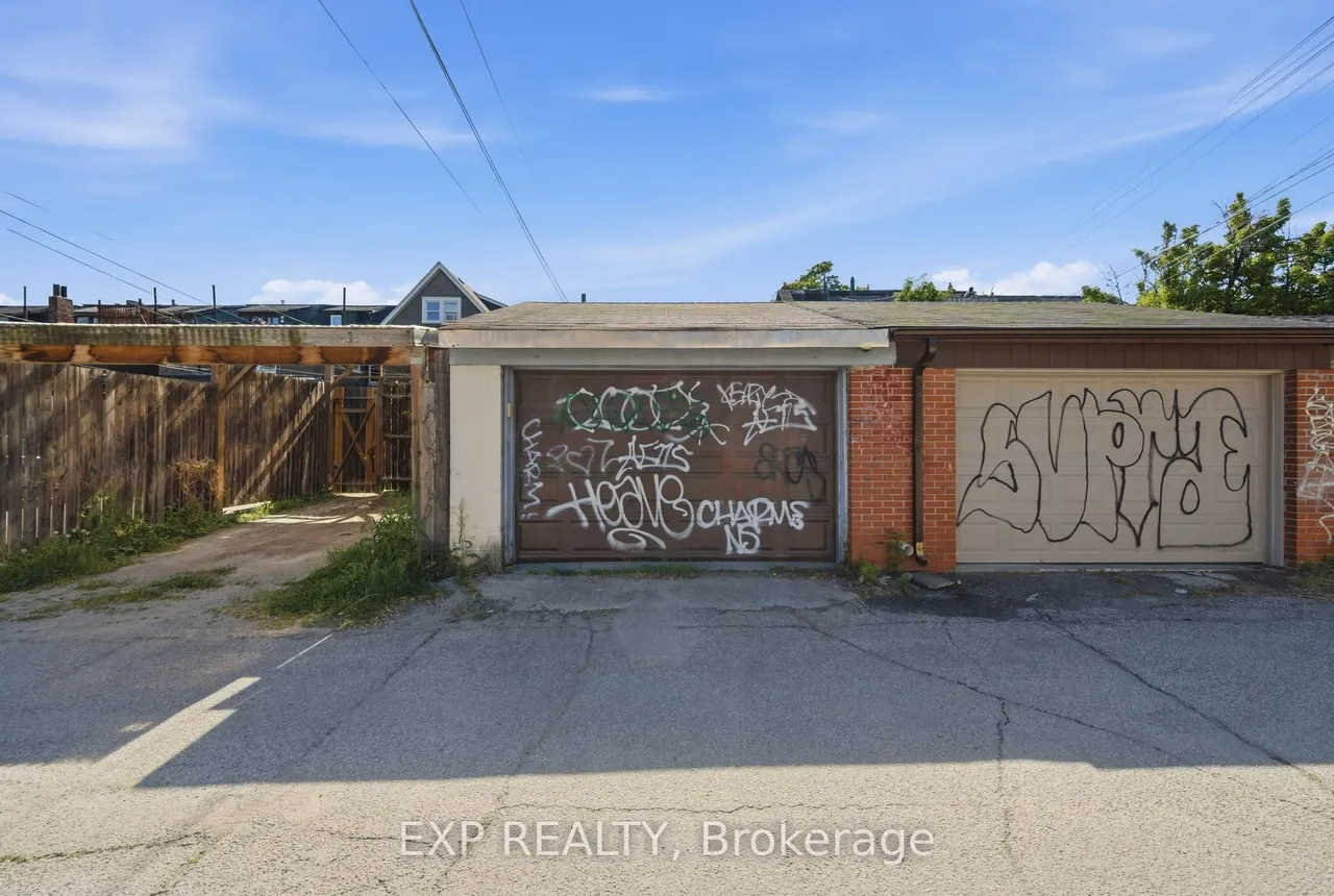 679 Ossington Avenue — photo 28
