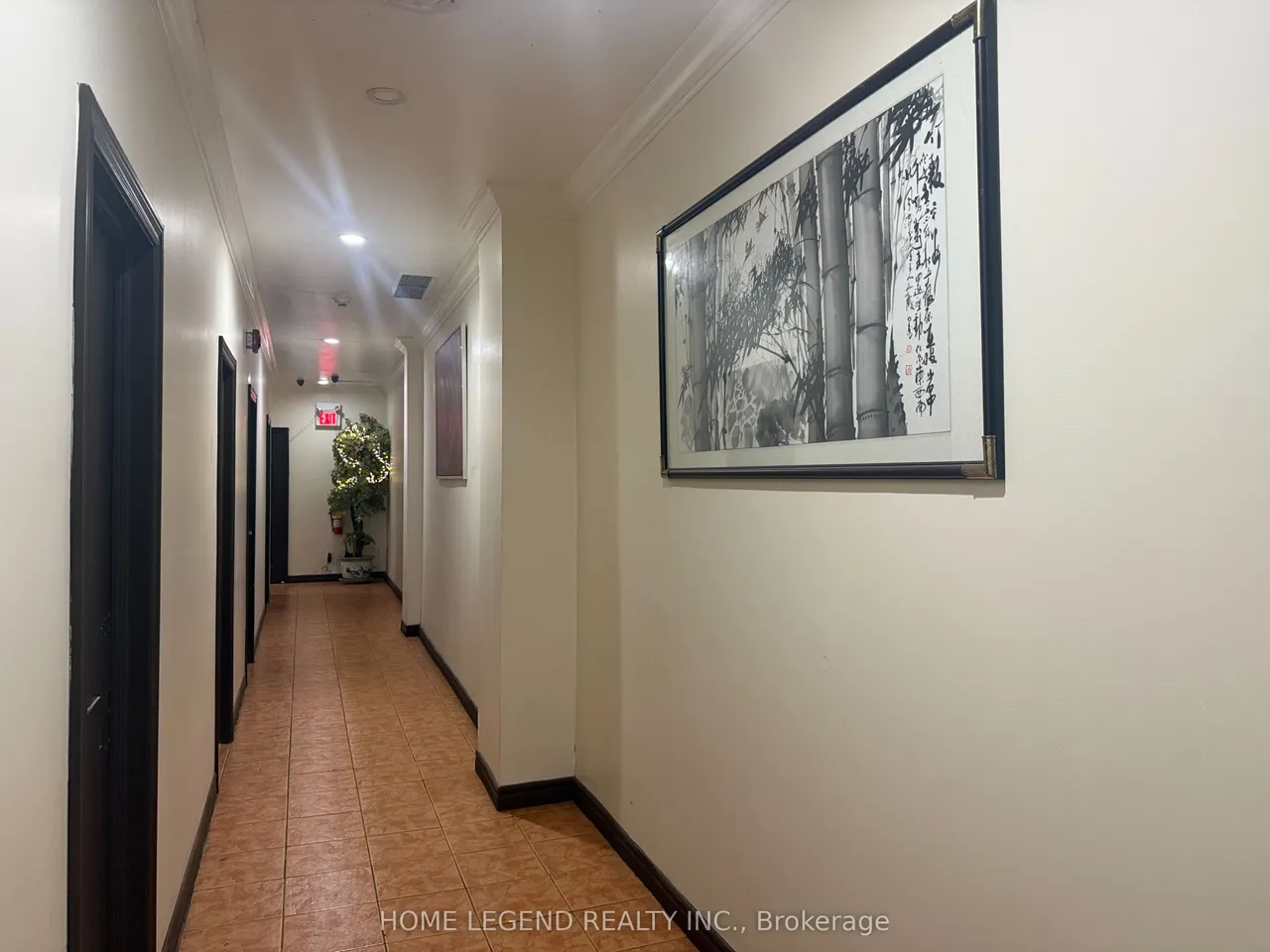 374 College Street — photo 2