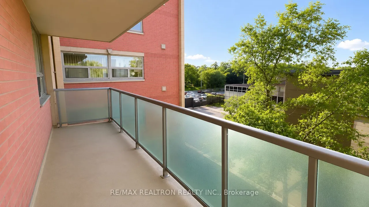 5949 Yonge Street — photo 9