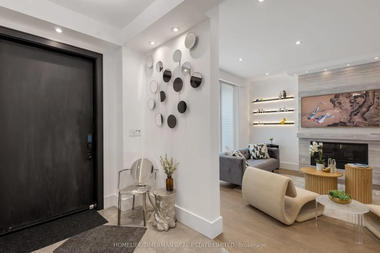 124 Lyndhurst Avenue — photo 2