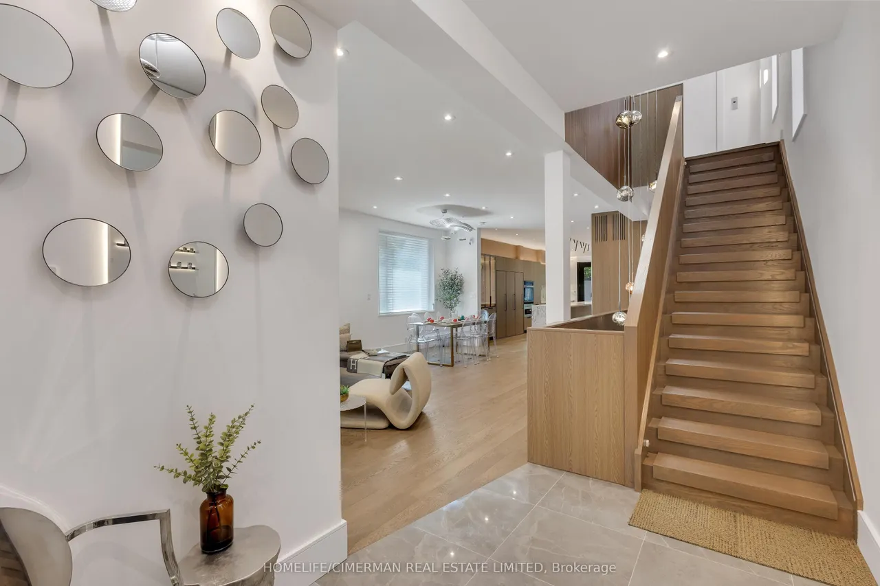 124 Lyndhurst Avenue — photo 3