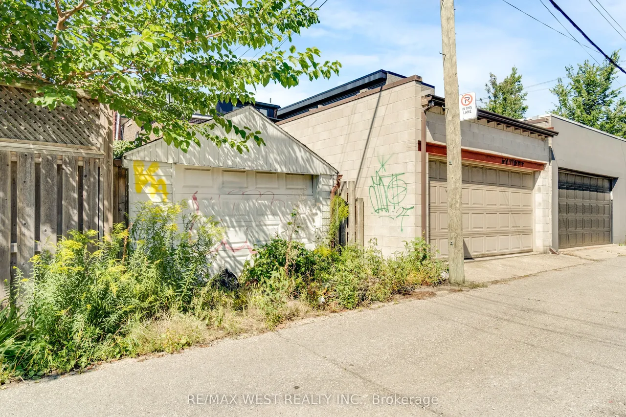 649 Crawford Street N — photo 4