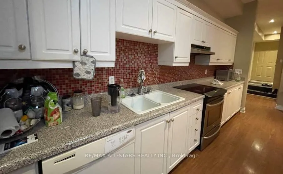 243 Lippincott Street — photo 2